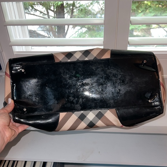 Large Burberry Tote - Picture 5 of 13